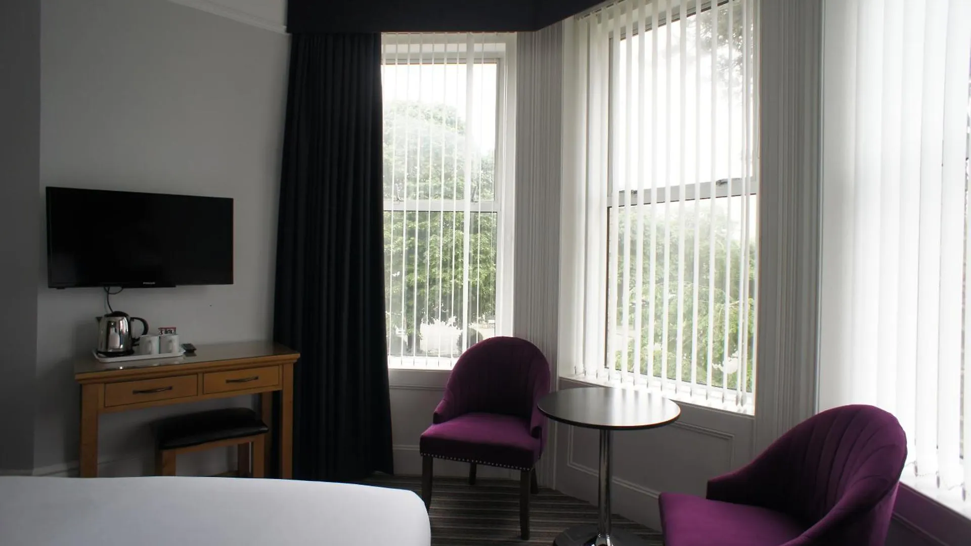 Applewood Hotel Bournemouth 3*,