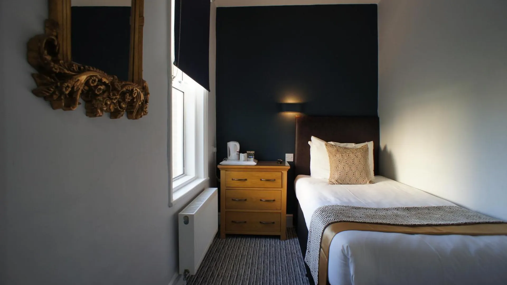Applewood Hotel Bournemouth 3*,